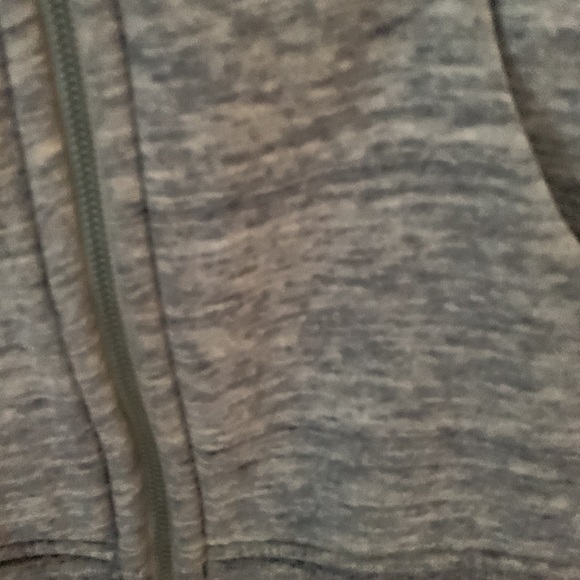 Lululemon Scuba Hoodie. Front zipper, gray. Sz:6 - Picture 9 of 16